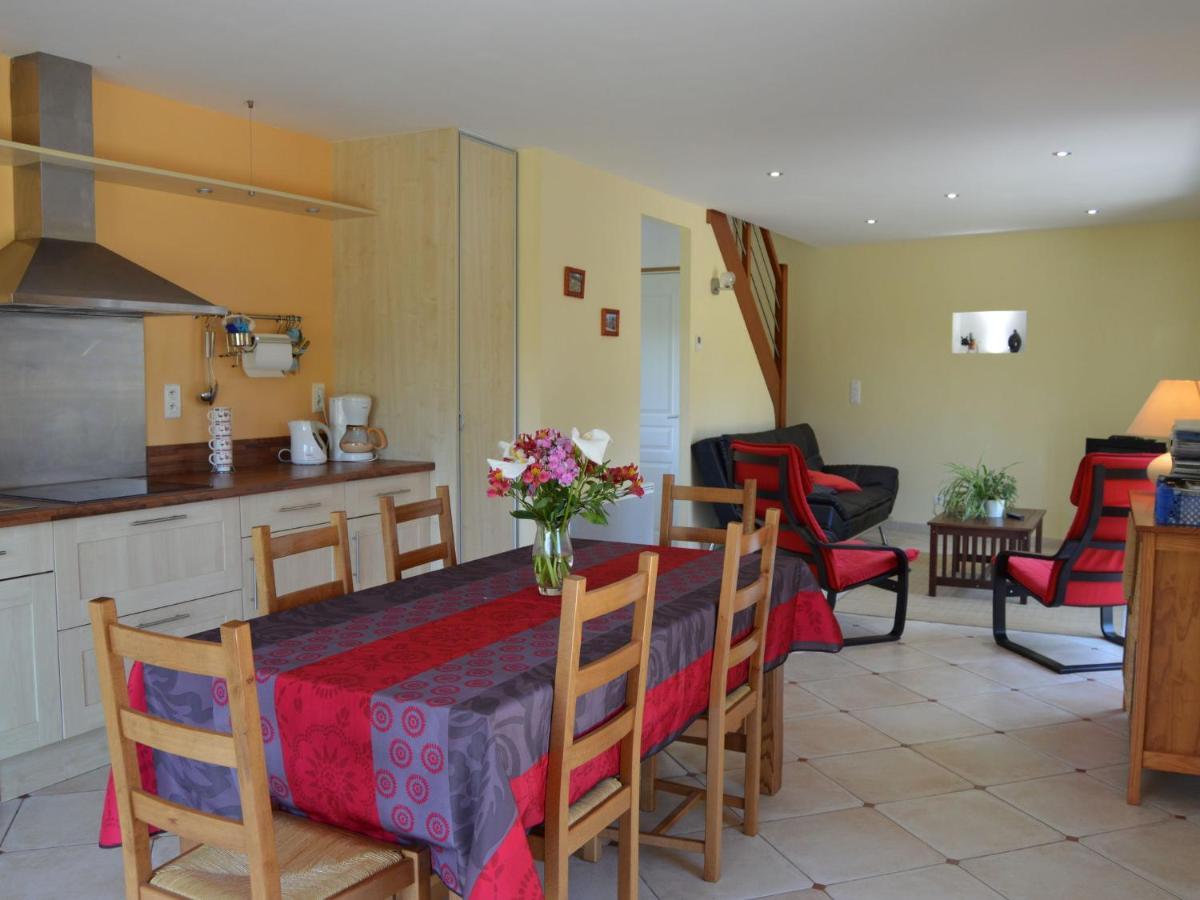 Isigny-le-Buat Cosy Chalet With Private Garden In Normandy חדר תמונה