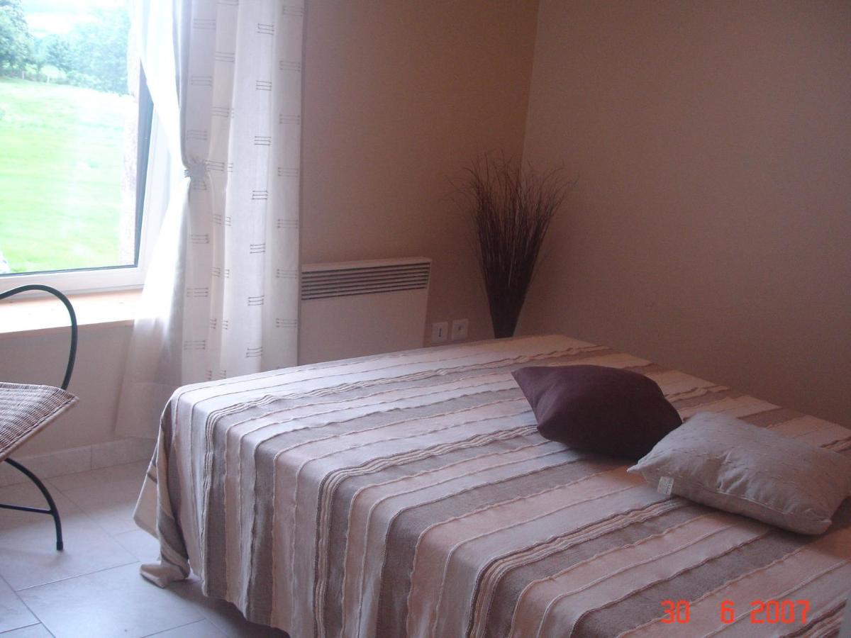 Isigny-le-Buat Cosy Chalet With Private Garden In Normandy חדר תמונה