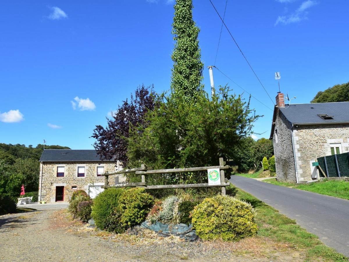 Isigny-le-Buat Cosy Chalet With Private Garden In Normandy מראה חיצוני תמונה